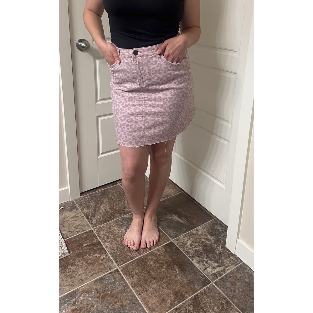 Kut from the Kloth Pink Leopard Print Denim Skirt – Size 6